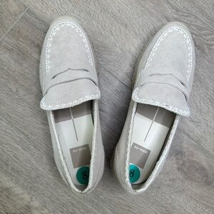 Dolce Vita Cream Platform Shoes with Modern Design